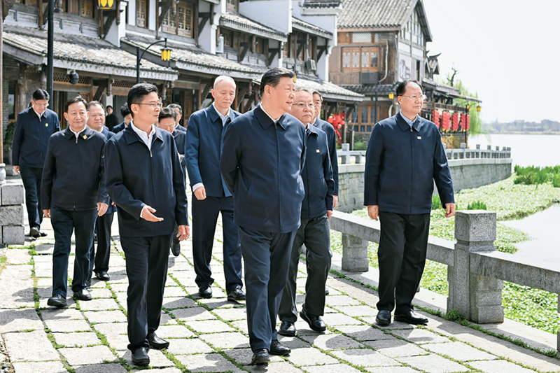 2024年3月18日至21日，中共中央總書記、國家主席、中央軍委主席習(xí)近平在湖南考察。這是19日上午，習(xí)近平在常德河街考察。 新華社記者 謝環(huán)馳/攝