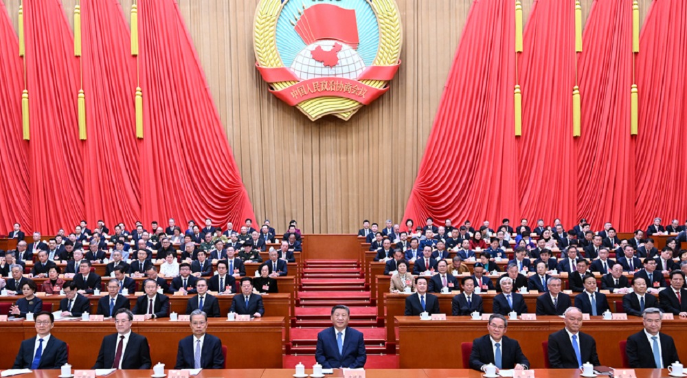 3月4日下午，中國(guó)人民政治協(xié)商會(huì)議第十四屆全國(guó)委員會(huì)第三次會(huì)議在北京人民大會(huì)堂開幕