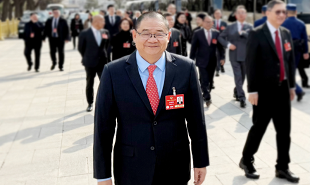 全國(guó)政協(xié)文化文史和學(xué)習(xí)委員會(huì)副主任、澳門文化界聯(lián)合總會(huì)會(huì)長(zhǎng)吳志良