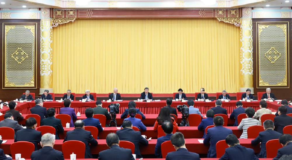 3月6日下午，中共中央總書記、國(guó)家主席、中央軍委主席習(xí)近平看望參加全國(guó)政協(xié)十四屆三次會(huì)議的民盟、民進(jìn)、教育界委員