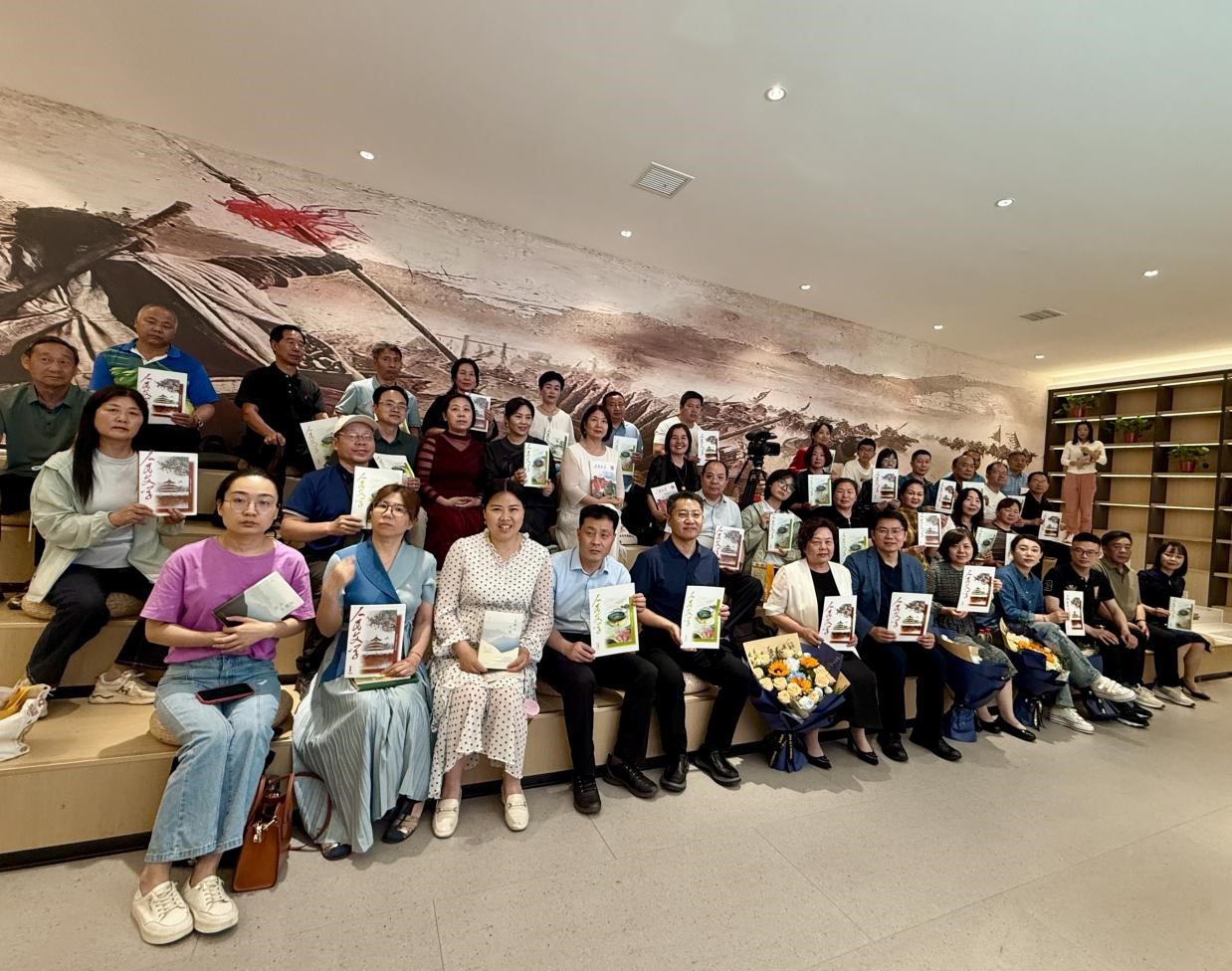 5月24日-25日，《人民文學》“人民閱卷”漯河行活動舉辦。雜志社編輯和刊物作者、作家周瑄璞、湯成難、金暉通過座談、講座等形式與漯河讀者、文學愛好者共赴文學之約