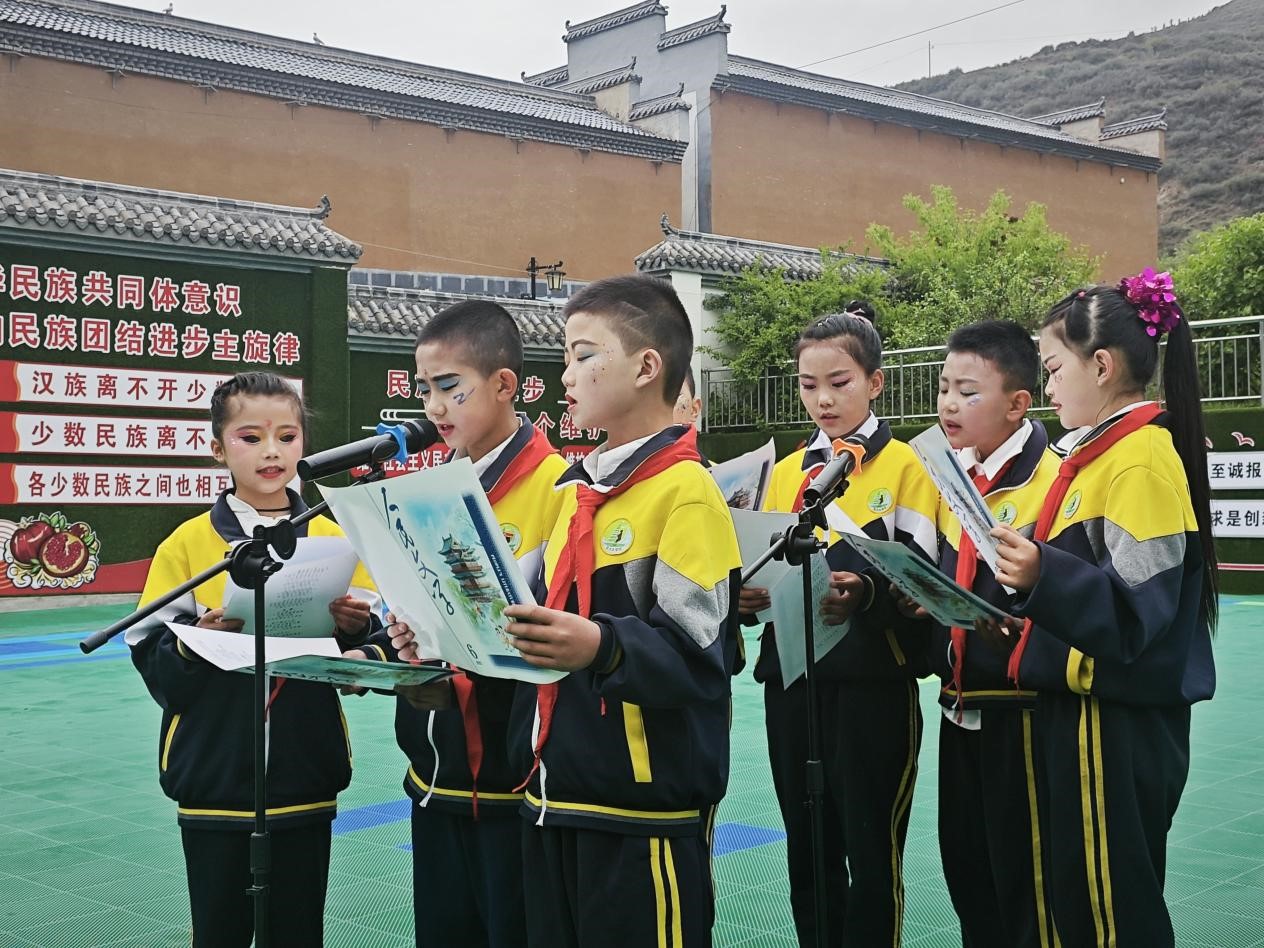 5月30日，《人民文學》“人民閱卷·進鄉(xiāng)村”活動聯(lián)合中國作協(xié)派駐第一書記的臨潭縣池溝村小學舉辦《人民文學》第六期少兒詩歌小輯作品朗誦會
