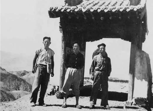 尋回敦煌——抗戰(zhàn)期間中國學(xué)人拍攝海外敦煌遺珍往事　　歷盡艱辛換來的照片，卻在日寇鐵蹄下命運跌宕……[詳細(xì)]