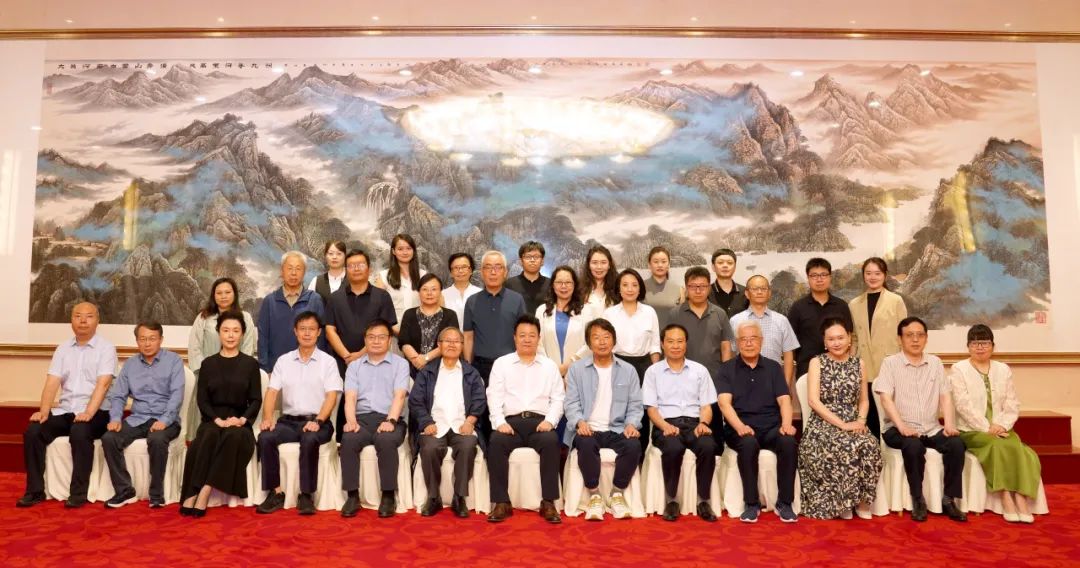 與會(huì)嘉賓合影