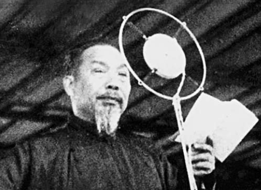 學者們的抗戰(zhàn)勝利時刻　　八十年前，當日本投降的消息傳遍中國大地，不同境遇的學人以各自方式銘刻下這一歷史性時刻。[詳細]