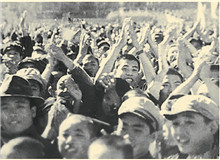 重整河山待后生——　　《四世同堂》的時間線是抗戰(zhàn)全程，小說雖然是虛構的，但具體的描寫，連一株花草都是真實的。老舍身在重慶，心在北平。[詳細]