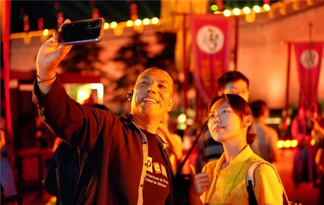 現(xiàn)場圖速遞｜帶你直擊2025國際青春詩會(huì)中拉詩人的動(dòng)人瞬間