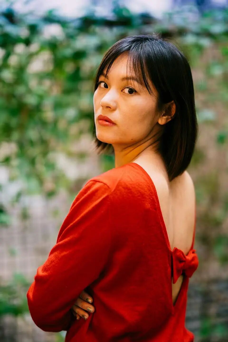 春樹，80后作家、詩人。出生于山東，在北京度過少年及青春期。2015年搬到柏林暫居。已出版長篇小說《北京娃娃》《乳牙》等六部，另有個人詩集兩部及散文集若干。其小說已在二十幾個國家翻譯出版。