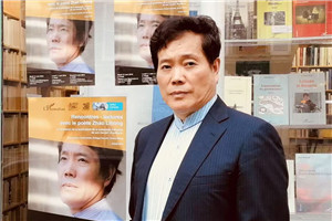 童話：獲獎作品《月光蟋蟀》作者：趙麗宏         獲獎感言我的寫作起始于詩歌和散文，寫兒童文學、小說和童話，是在我60歲以后。創(chuàng)作兒童文學，使我的寫作和兒童的世界聯(lián)系在一起。這是一個純真的世界，是一個不能容忍虛偽和欺騙的世界……