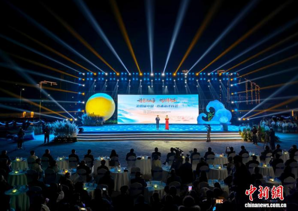 第四屆中國(guó)·霞浦海洋詩會(huì)現(xiàn)場(chǎng)。吳允杰 攝