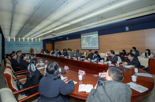 謝冕與嚴(yán)羽：跨越千年的詩(shī)歌對(duì)話讀”