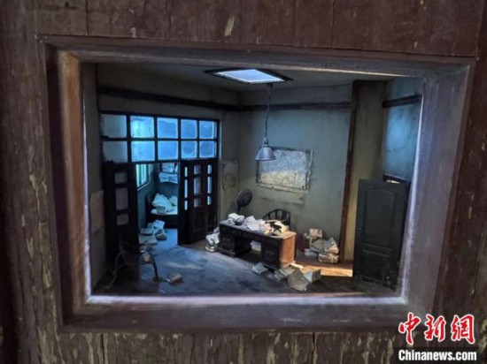 新創(chuàng)舞臺劇《輔德里》的劇場模型。　童笑雨 攝